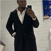 Bonjour je m’appelle Victor Hills . Ayant vécu et grandit en Angleterre jusqu’à mes 12ans je suis bilingue. Ça serait un plaisir d